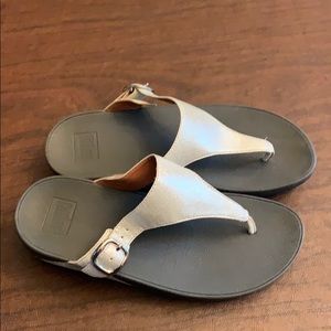 Fitflop metallic silver sandals women’s size 7